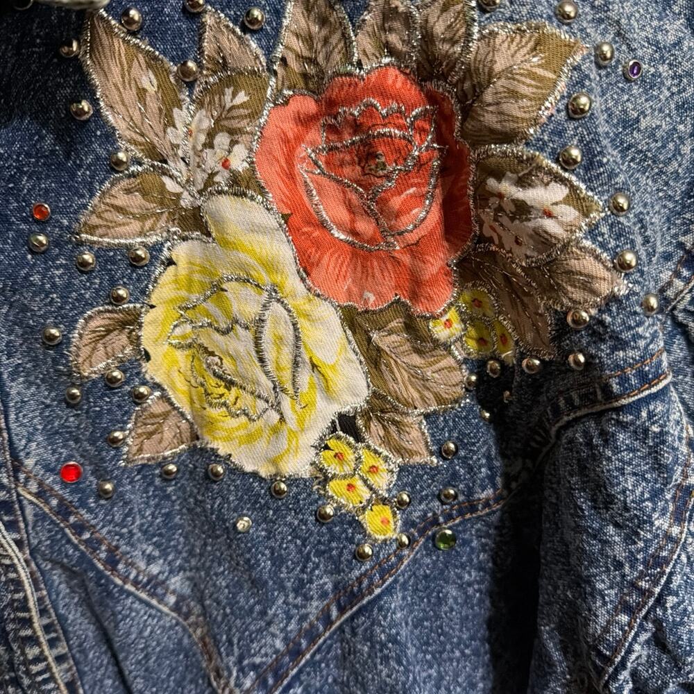 Vintage Pretty Bleu Bedazzled Applique Floral Jean Denim Women's Buttoned Shirt - Picture 5 of 5
